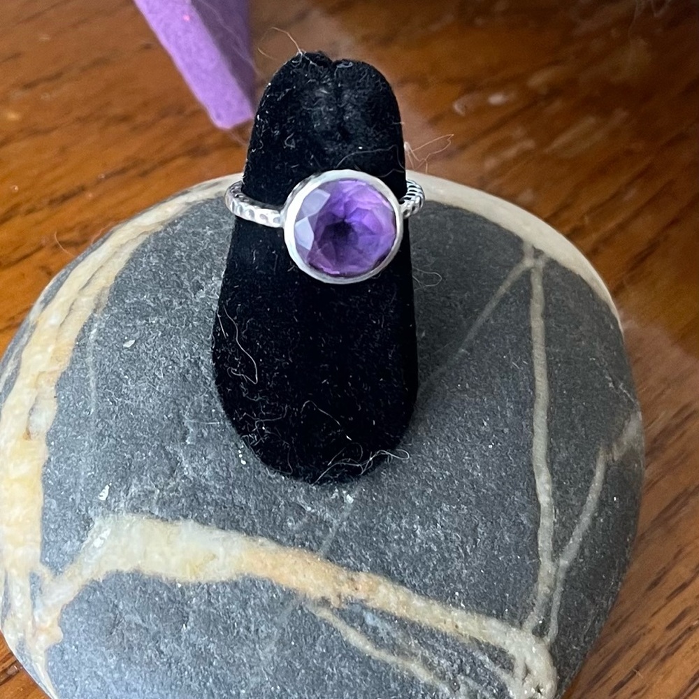 Elegant Silver Amethyst Ring